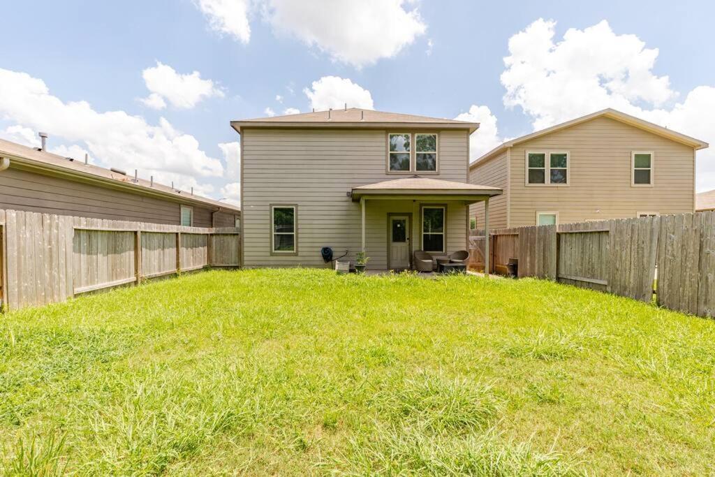 N-E-G House - Near David Wayne Hooks Airport Villa Houston Exterior photo